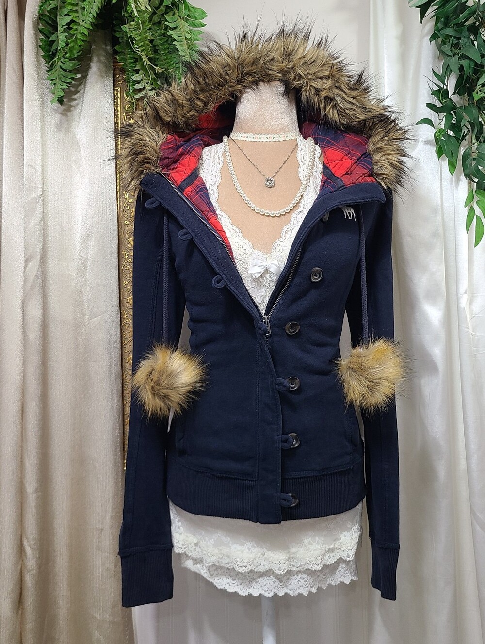 Vintage Abercrombie ♡ Y2K ♡ Navy Blue Plaid Lining Hoodie Faux Fur Hood Trim